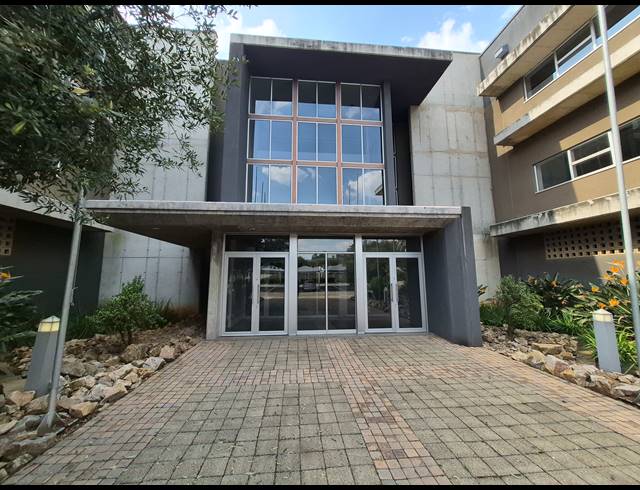 7,296M² OFFICE FOR SALE IN LONGMEADOW